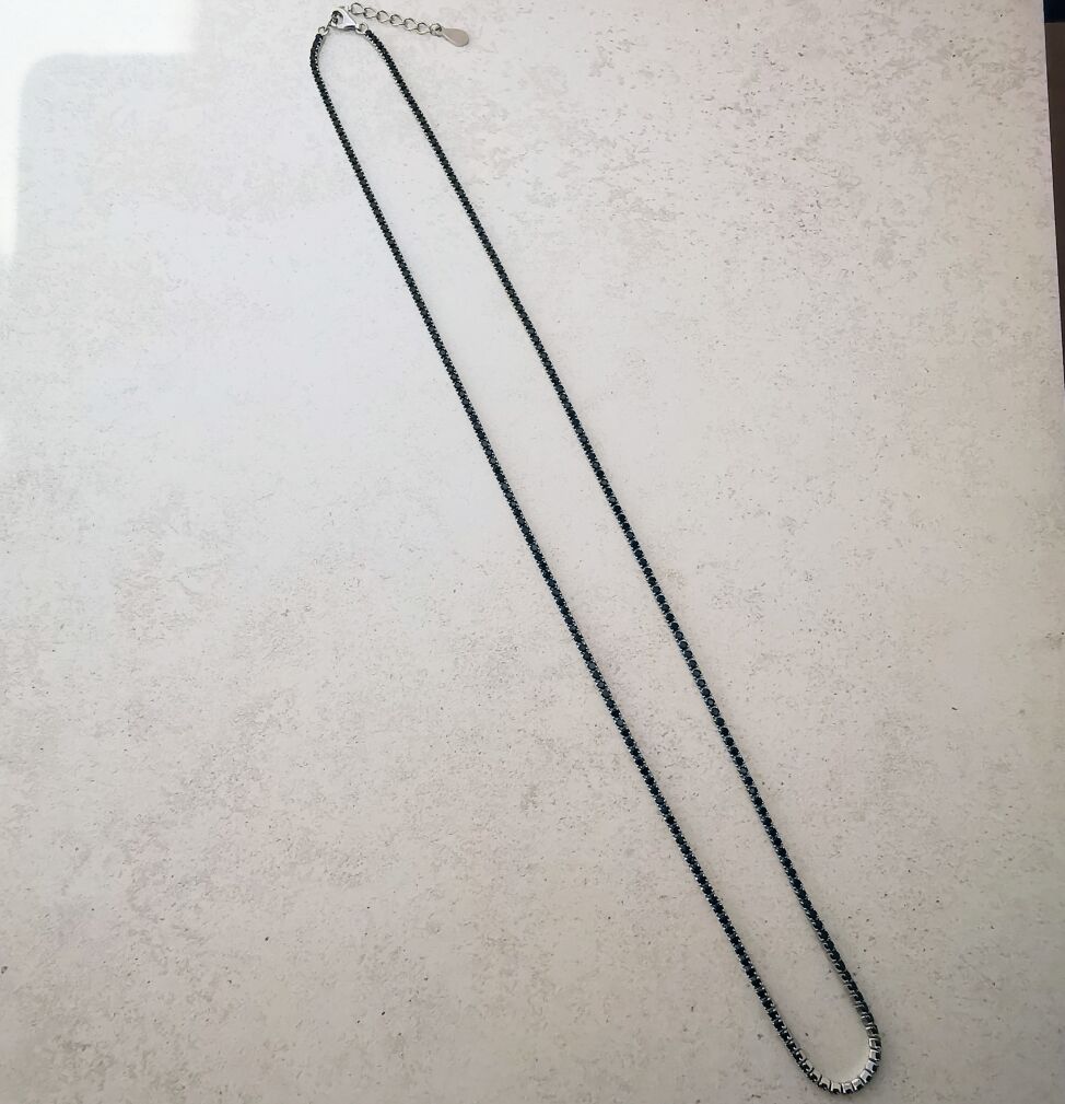 Srebrny naszyjnik z czarnymi cyrkoniami