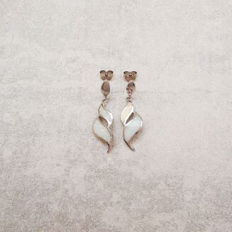 Srebrne kolczyki z opalem o opływowym kształcie - 4