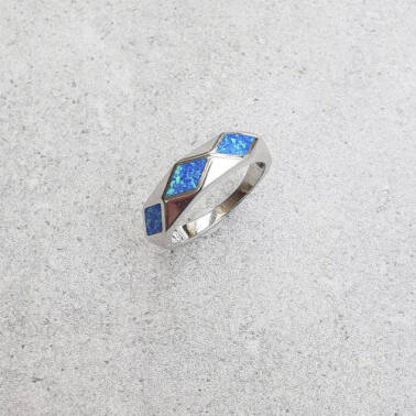 Srebrny pierścionek z prostokątnym opalem