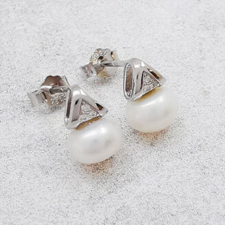Minimalistyczne kolczyki z perłami - 2